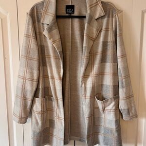BBJ Plaid Open-Front Pea Coat in Beige & Gray